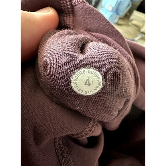 Lululemon Wunder Under Crop (High-Rise) Full-On Luon 21" Size 4 Maroon - Picture 4 of 7
